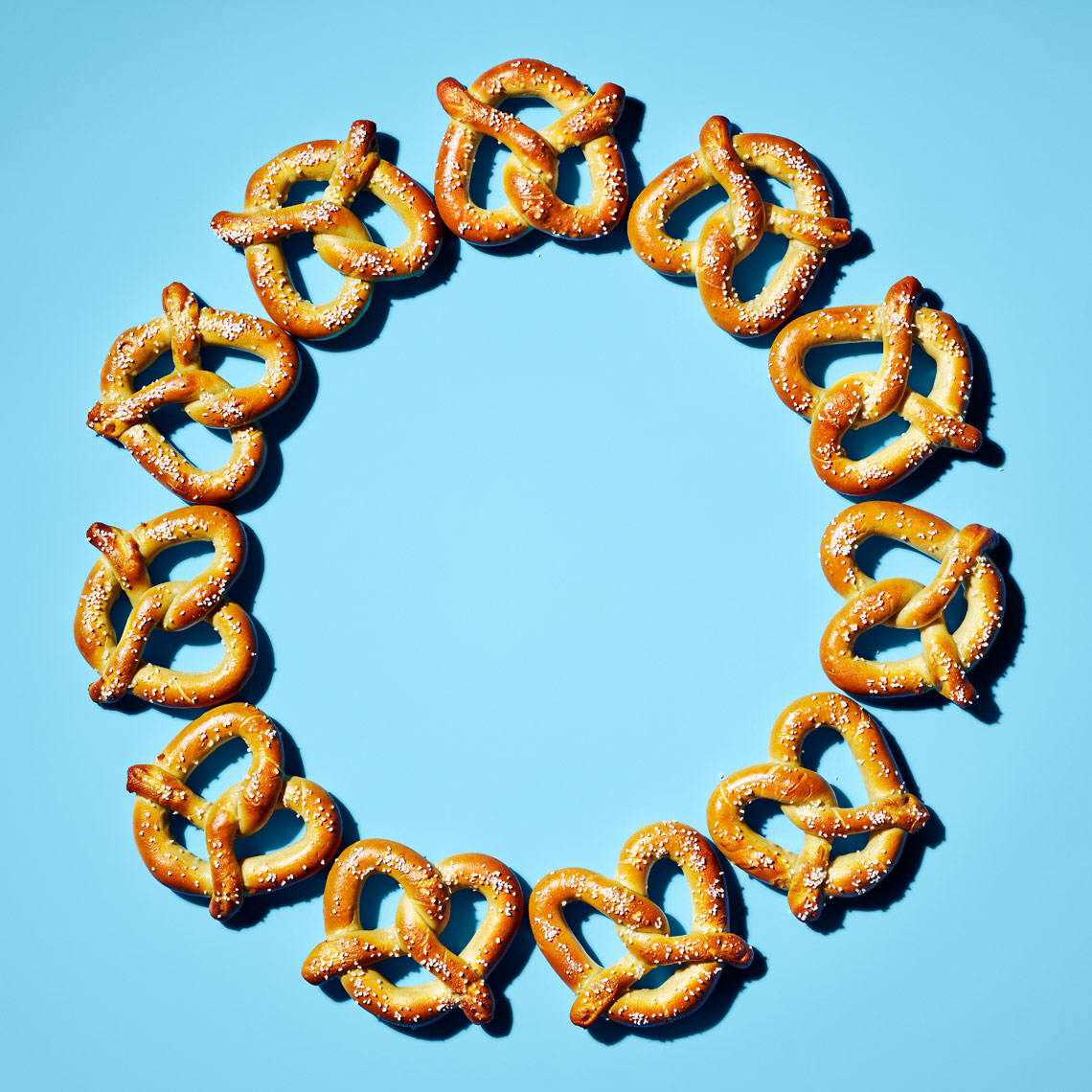 snack_awards_pretzels_v2_blue_web